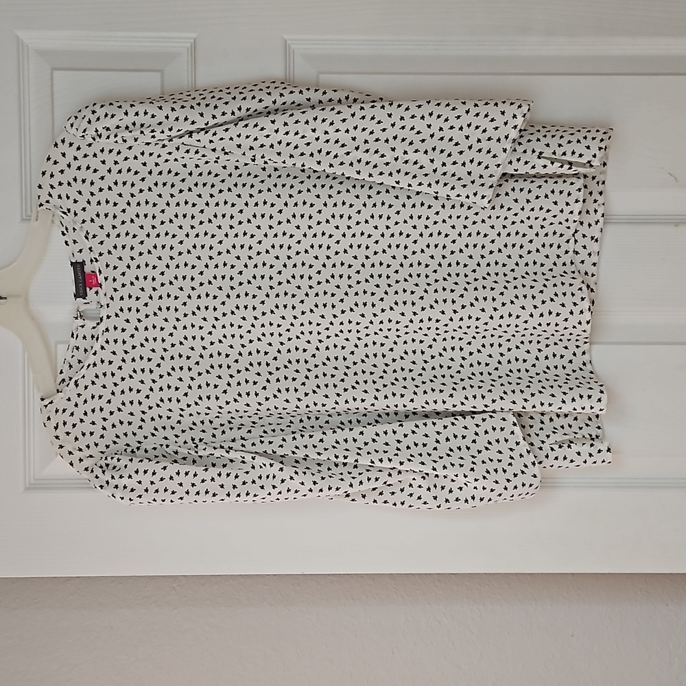 Vince Camuto Blouse size L (14) Beige with Black Print.